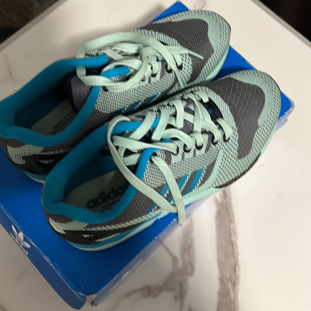 Adidas - Picture 3 of 4